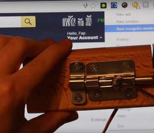 This Arduino-powered door automatically locks whenever you opens browser incognito mode